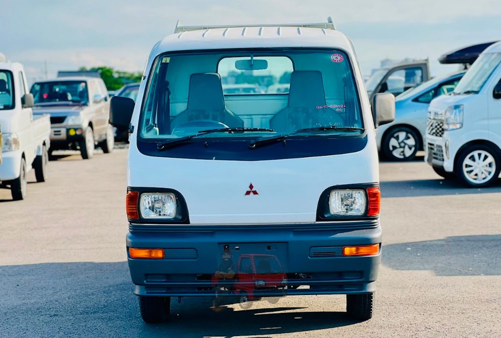 Mitsubishi Mini Cab Truck 1997 photo 7