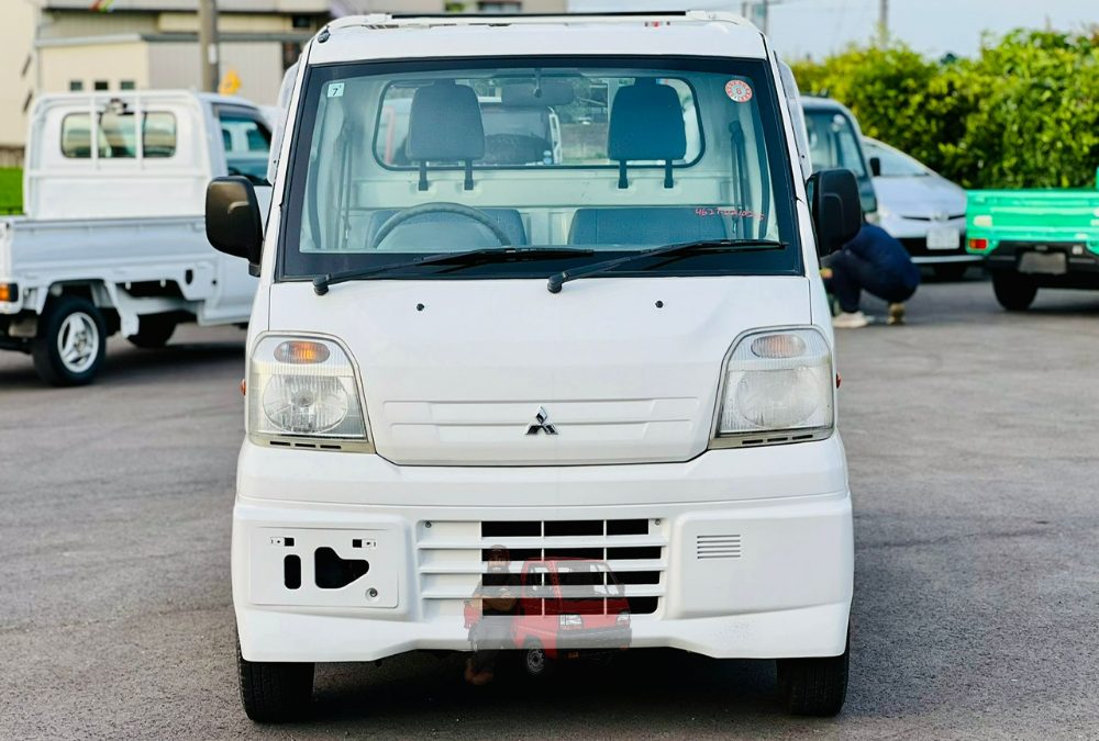 2000 Mitsubishi Minicab Truck 4WD photo 2
