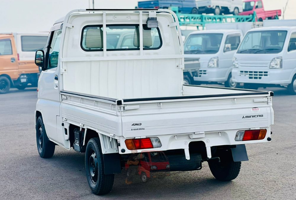 1994 Mitsubishi Minicab Truck 4WD photo 3