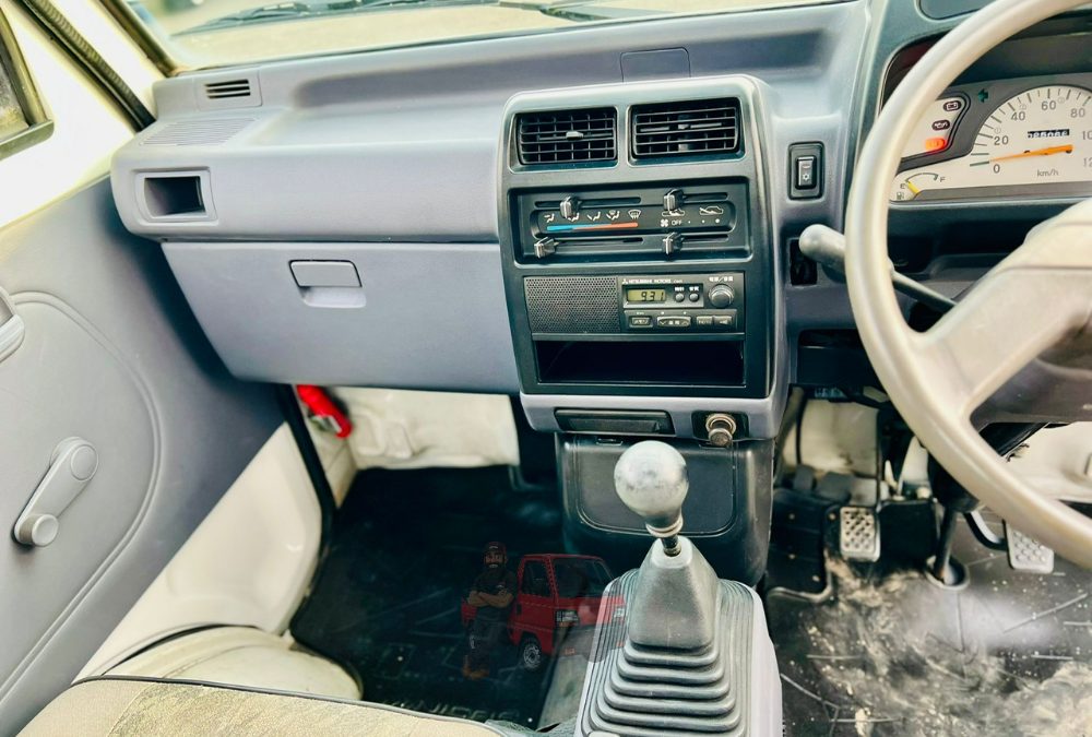 1994 Mitsubishi Minicab Truck 4WD photo 9