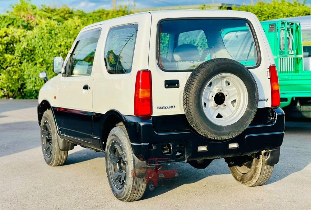 2000 Suzuki Jimny 4WD photo 2