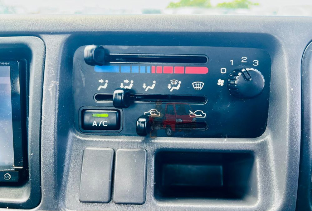 1999 Subaru Sambar Truck photo 10