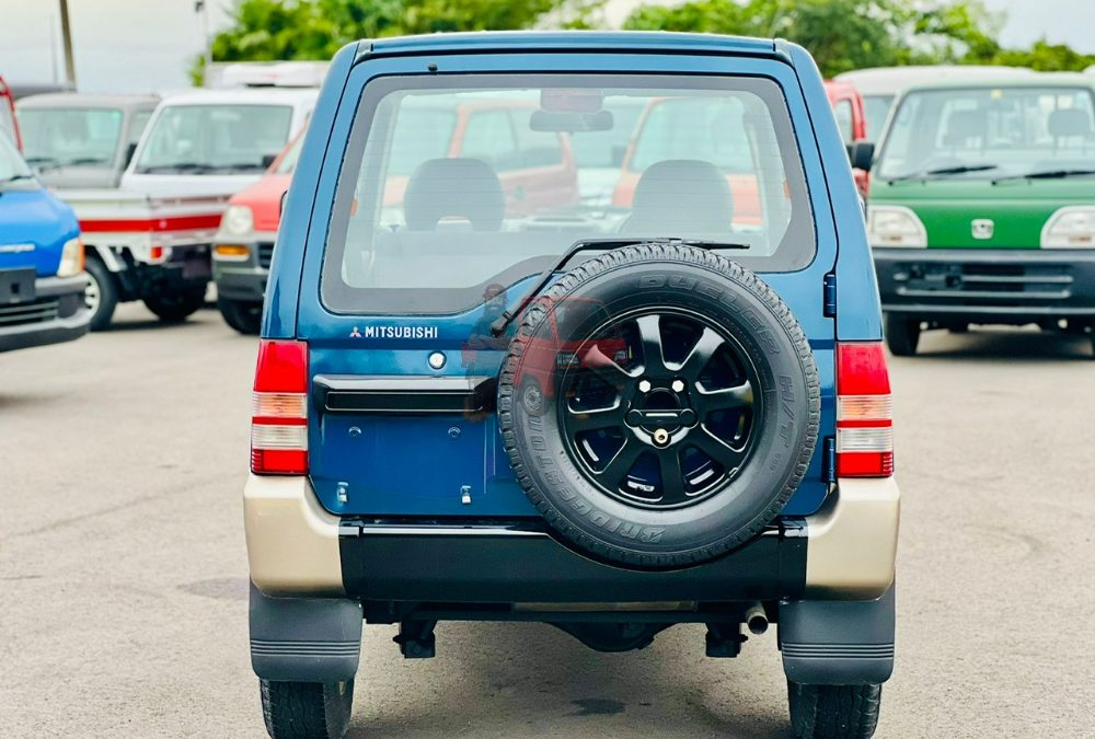1998 Mitsubishi Pajero Mini photo 2