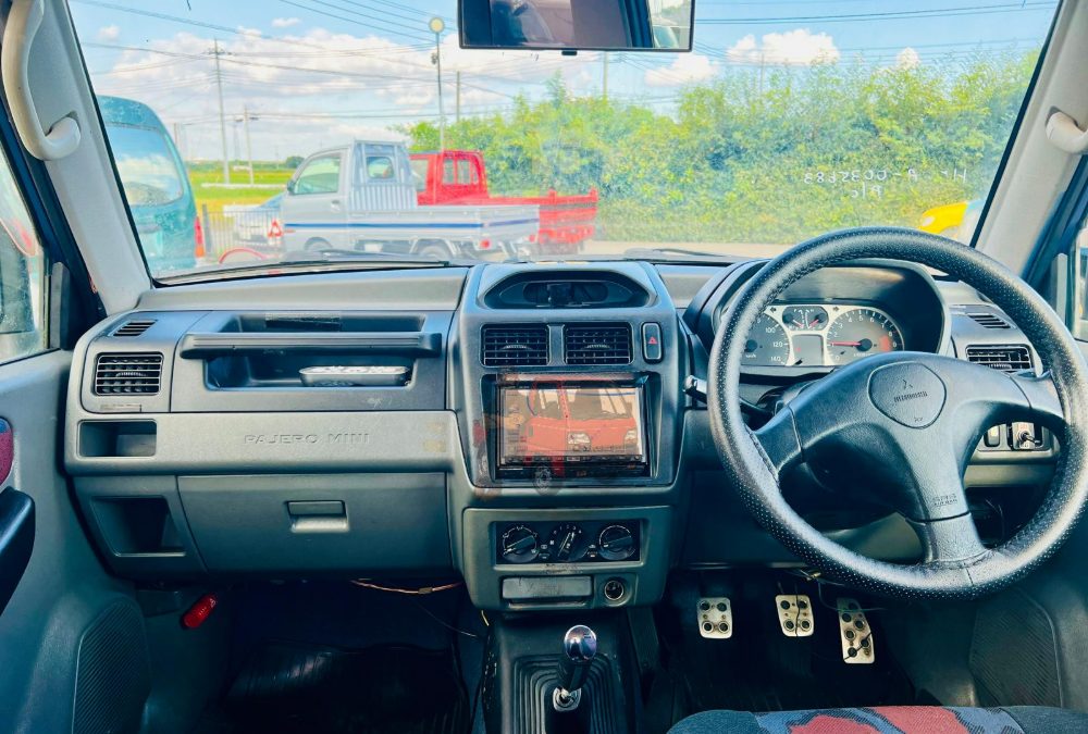 1999 Mitsubishi Pajero Mini 4WD photo 10