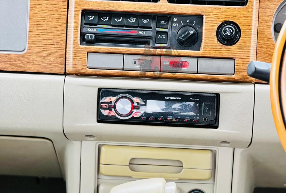 1998 Nissan Rasheen SUV photo 12
