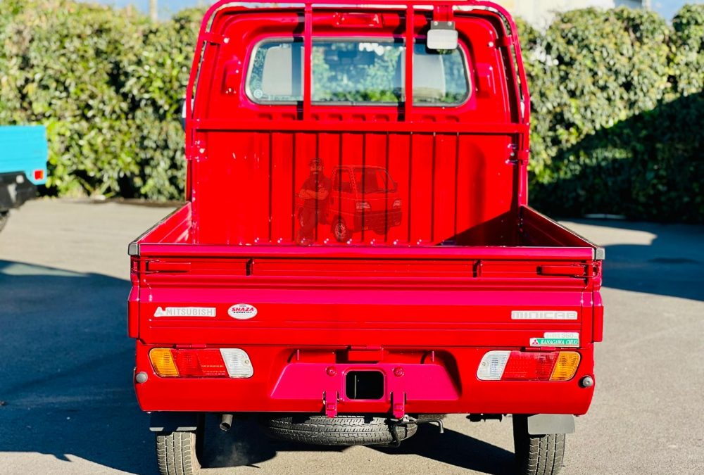 2000 Mitsubishi Minicab Truck 2WD photo 4