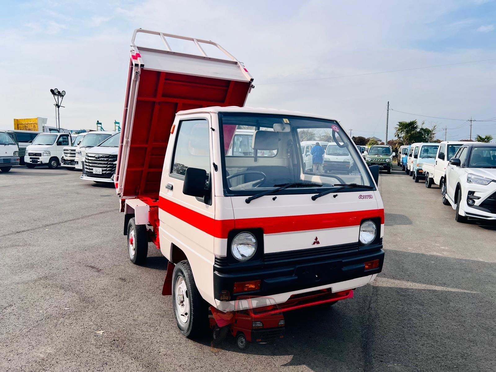 1990 Mitsubishi Minicab photo 6