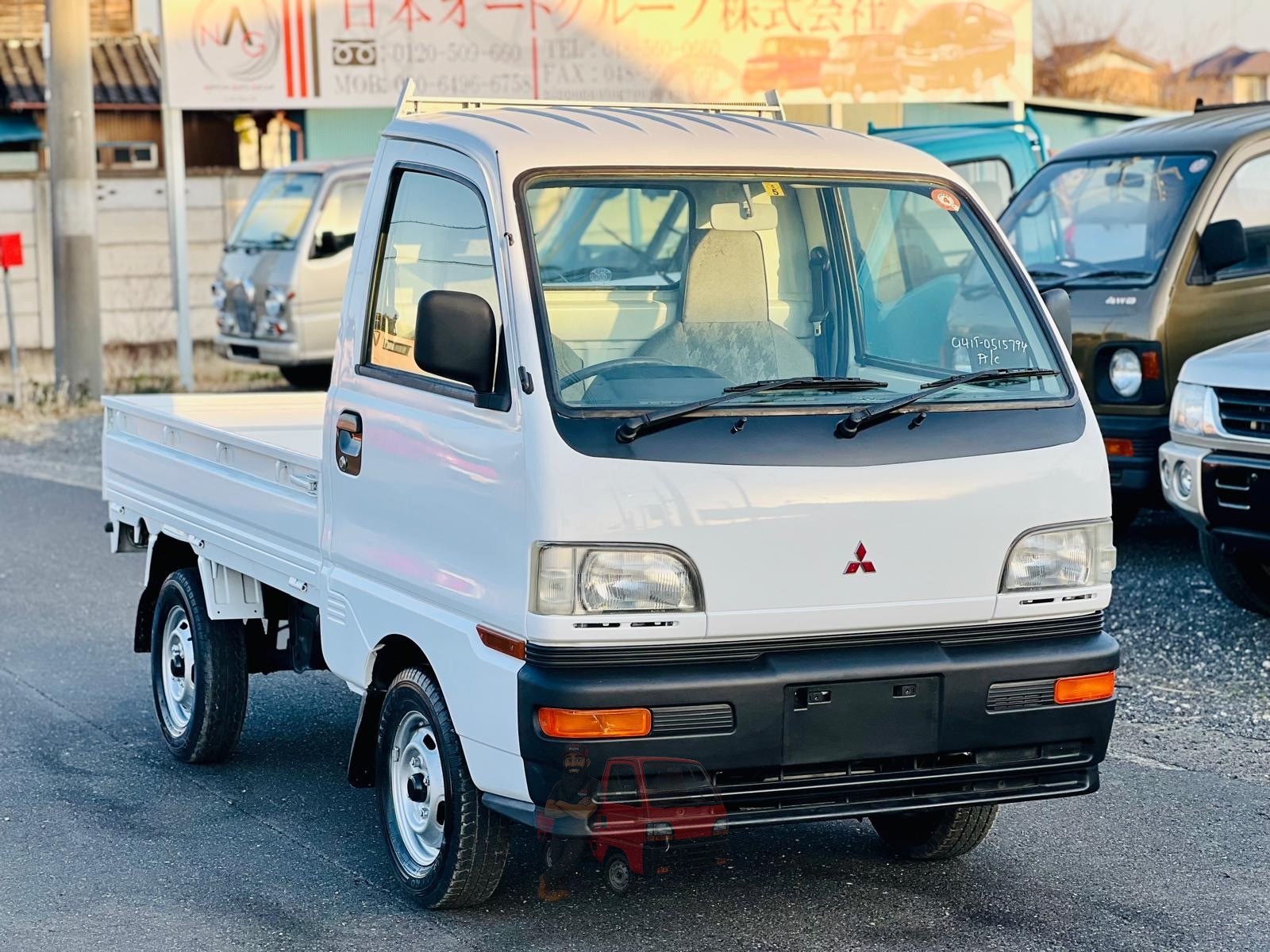 1999 Mitsubishi Minicab photo 4