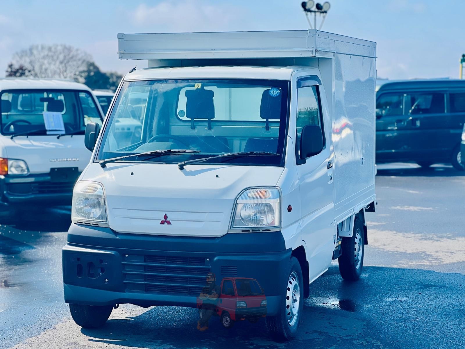 2000 Mitsubishi Minicab photo 4