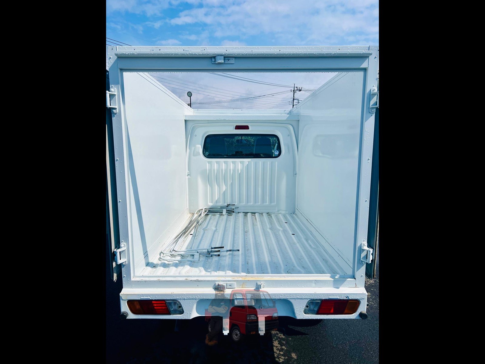 2000 Mitsubishi Minicab photo 6