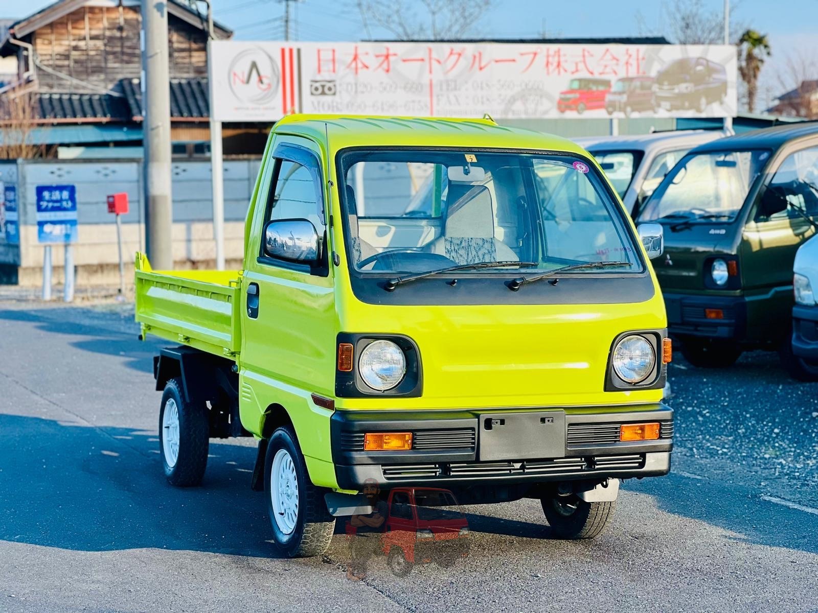 1992 Mitsubishi Dump Truck photo 3