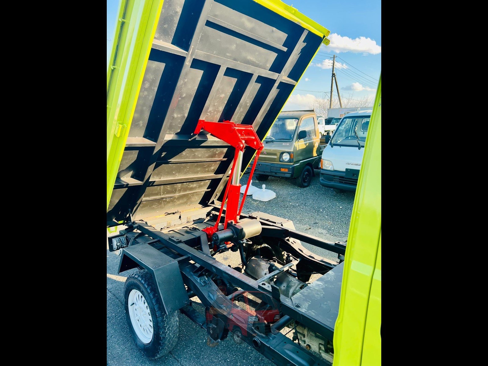 1992 Mitsubishi Dump Truck photo 6