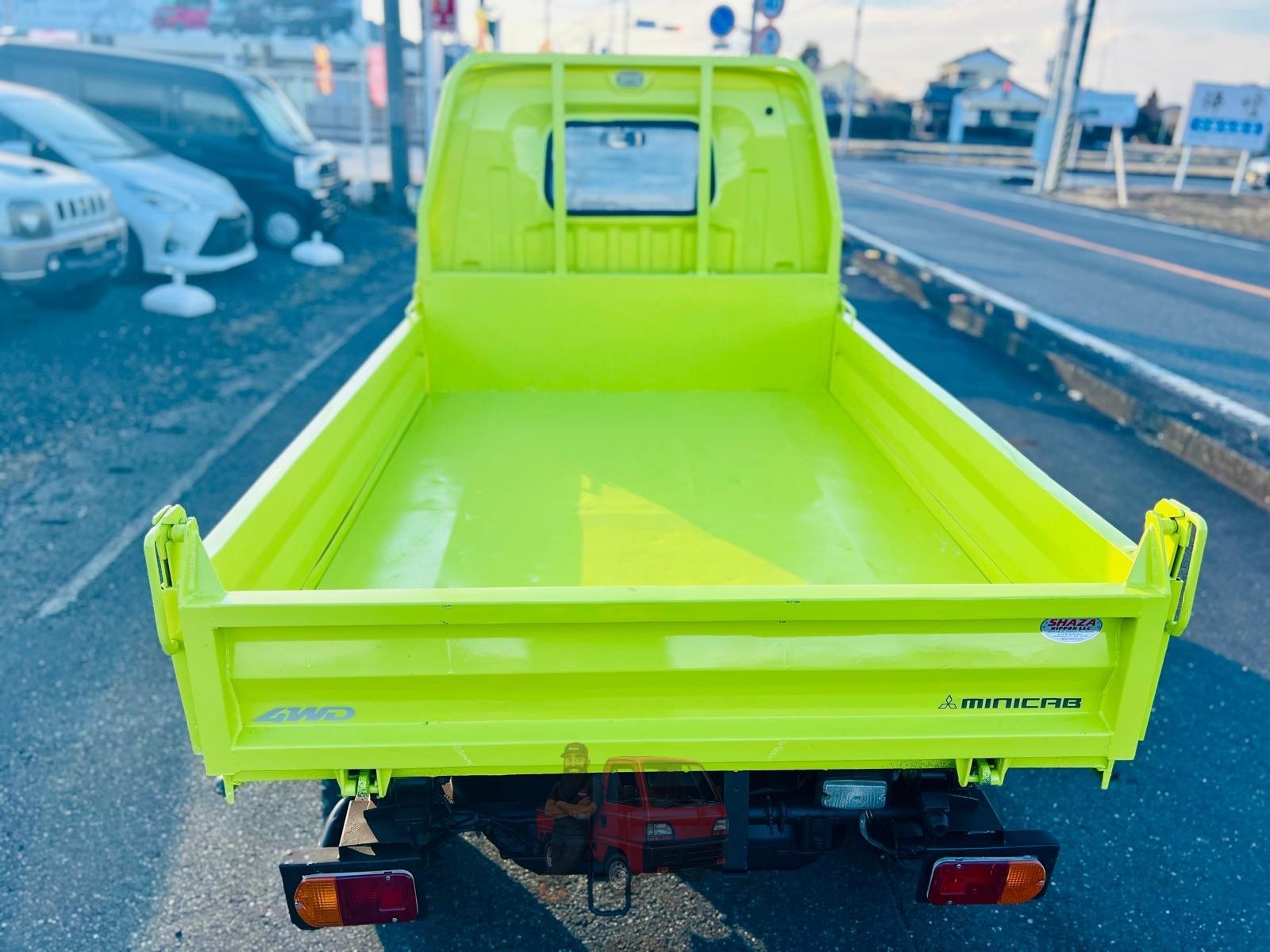 1992 Mitsubishi Dump Truck photo 9