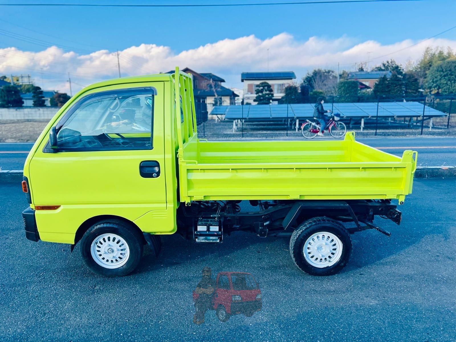 1992 Mitsubishi Dump Truck photo 14