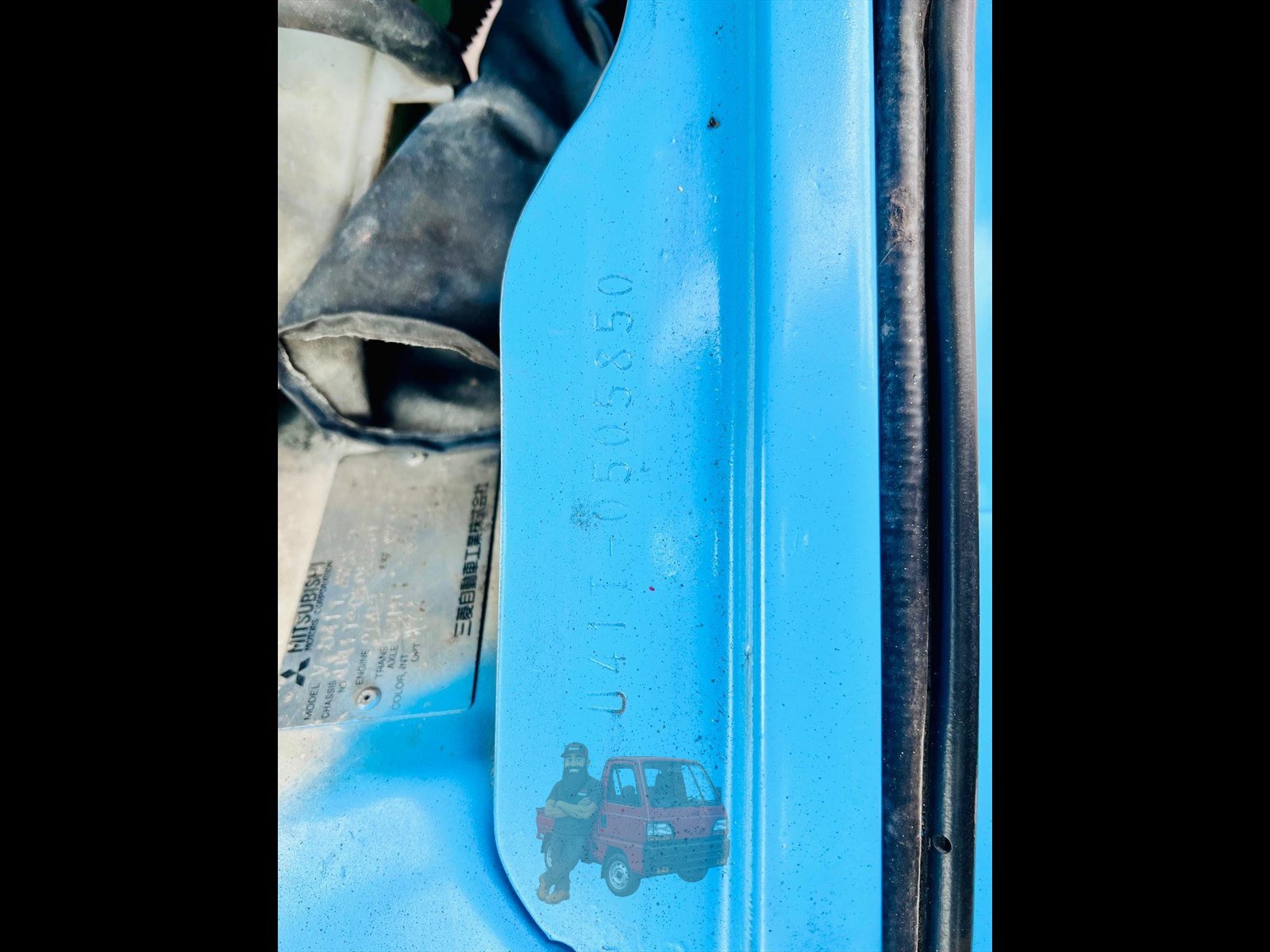 1998 Mitsubishi Minicab photo 3