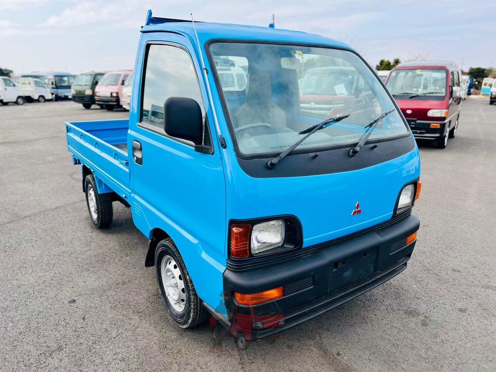 1998 Mitsubishi Minicab photo 4