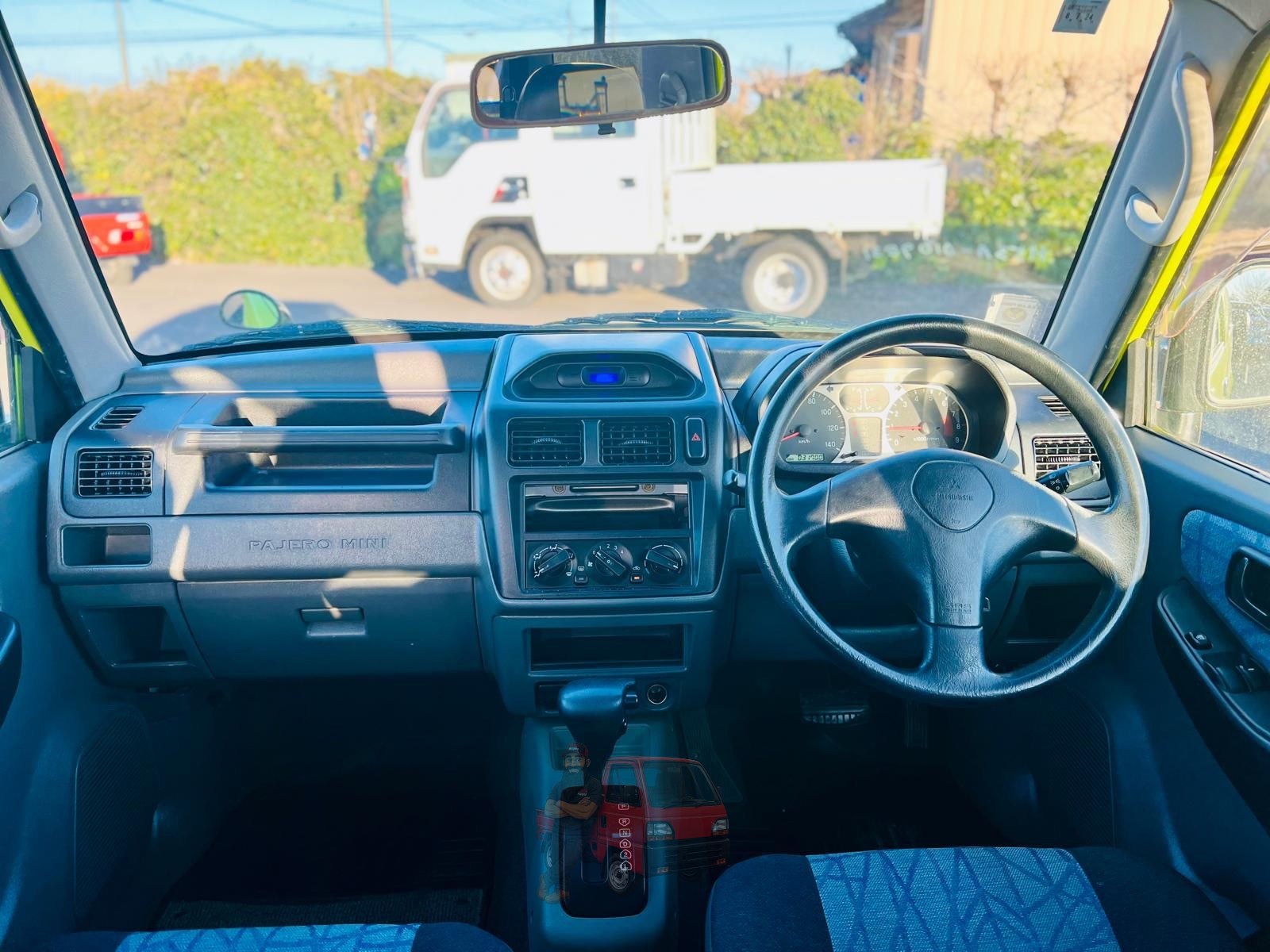 2000 Mitsubishi Pajero photo 7