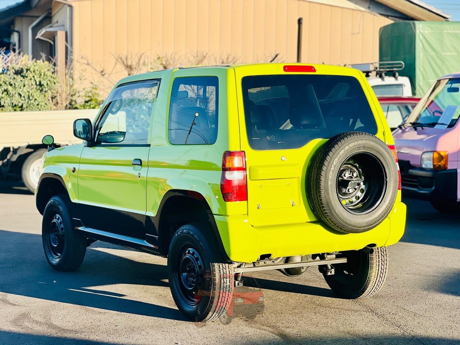 2000 Mitsubishi Pajero photo 8