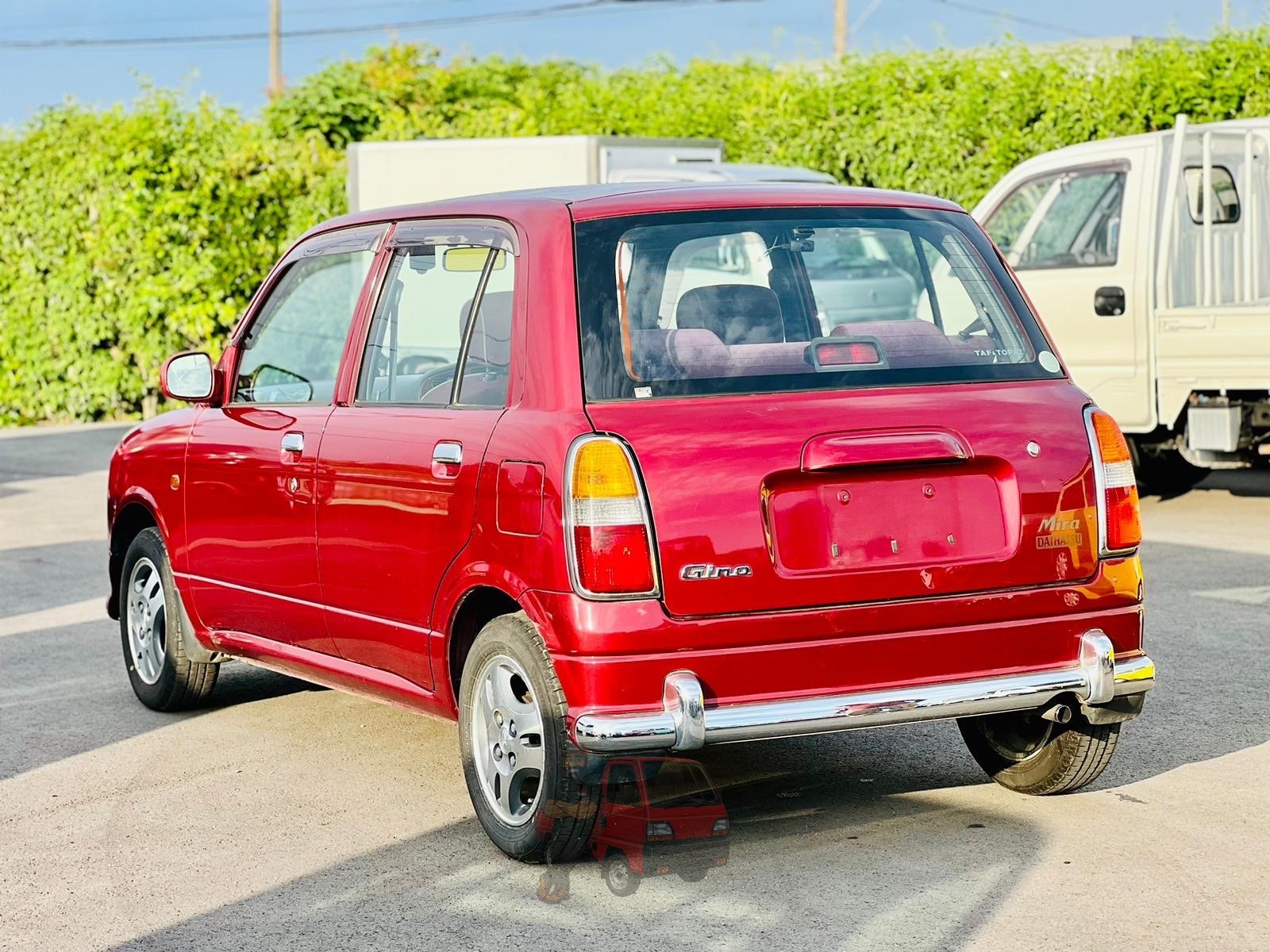 1999 Daihatsu Mira photo 7